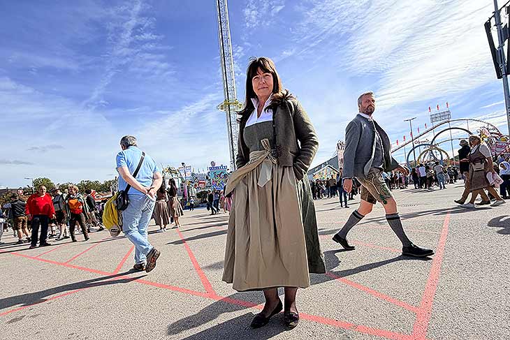Skyfall auf dem Oktoberfest 2026 an der Ecke Matthias-Pschorr-Stra&szlig;e und Stra&szlig;e E (&copy;Foto: Martin Schmitz)